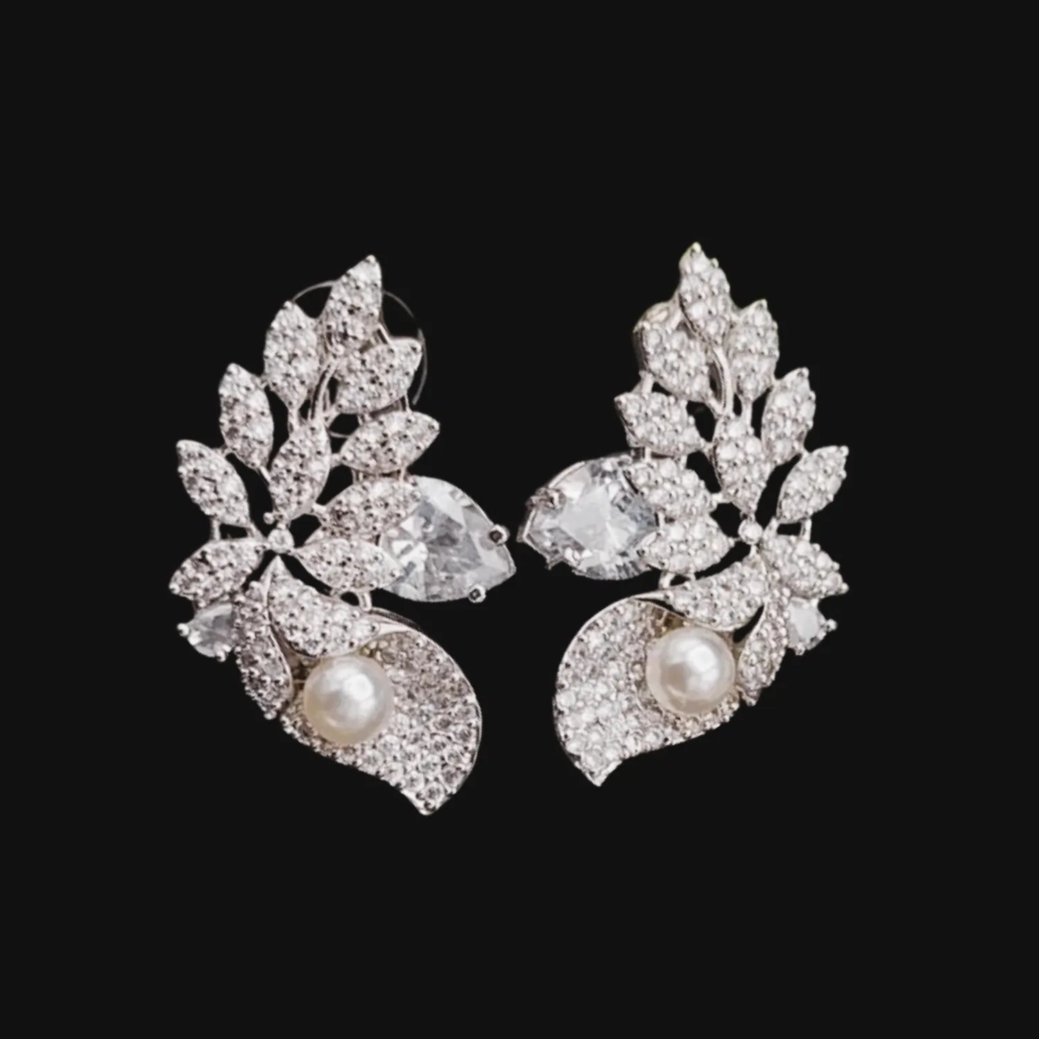 Leafy-Earrings-02-25