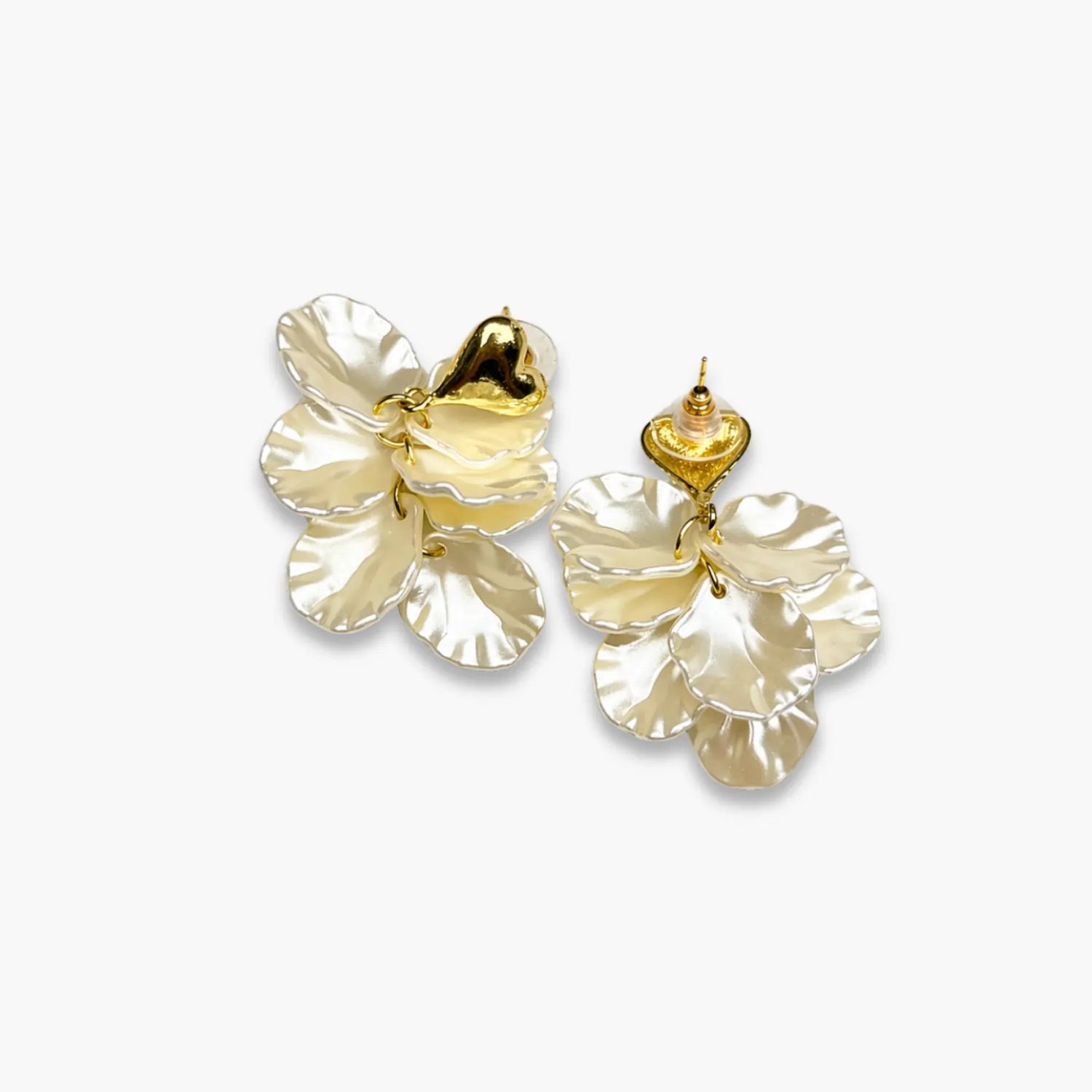 Pearl-white layered flower drop earrings – front view
